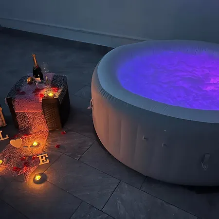 بيت للعطل Little White House *