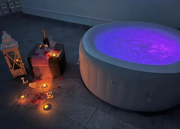 بيت للعطل Little White House *